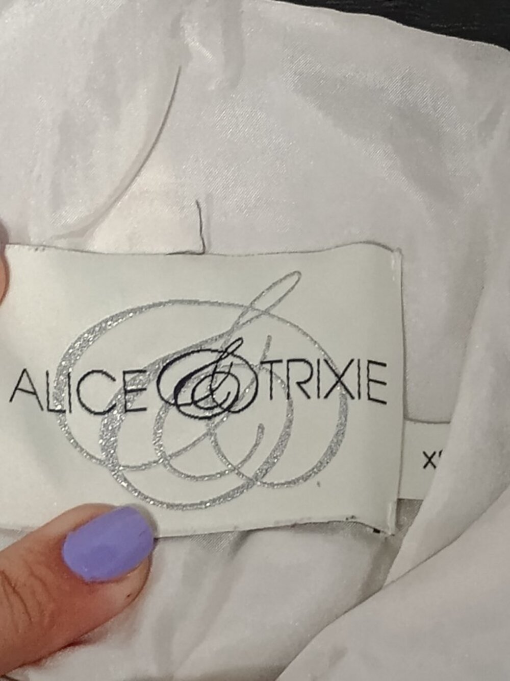 Alice & Trixie XS Black Ivory Abstract Print 100% Silk Sleeveless V-Neck Dress - Picture 6 of 8